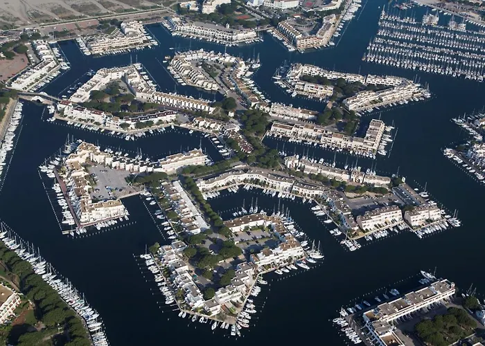 Centre Ville&plage à 200m - Clim - Parking Privé - Netflix